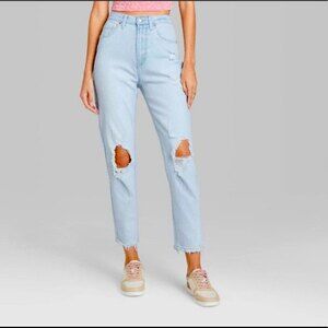 NWT Wild Fable Light Wash High Rise Distressed Mom Jeans Size: 4/ 27”